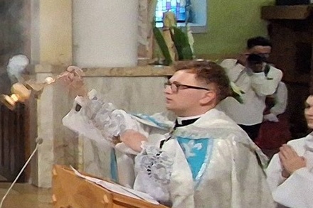 Nabożeństwo majowe pod przewodnictwem ks. Arkadiusza